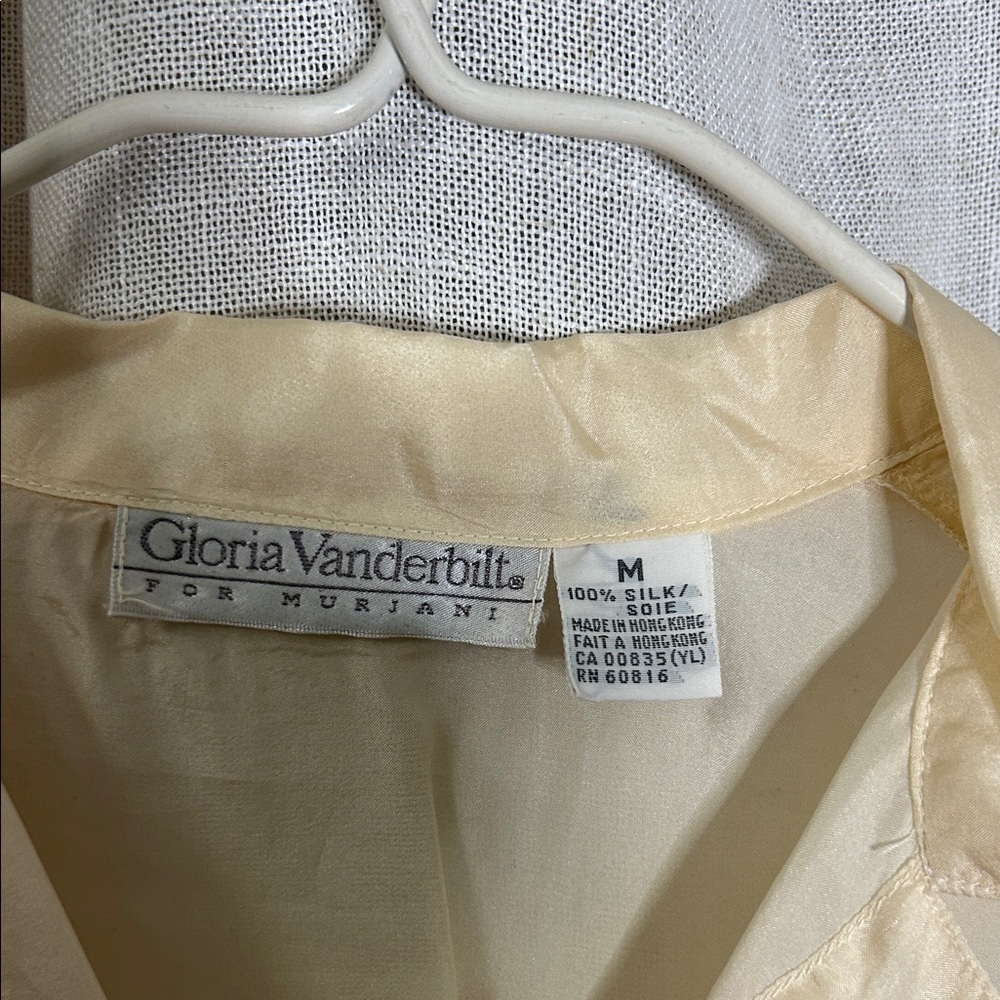 Gloria Vanderbilt 100% silk Light Cream Sheer Button-Down Shirt - Picture 2 of 2